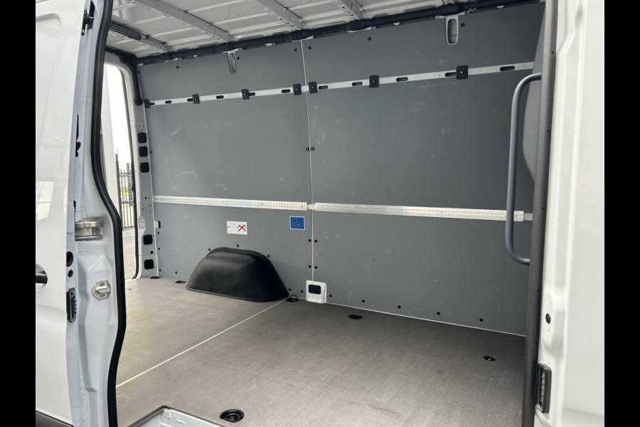 Mercedes-Benz Sprinter 317 CDI L2 H2 Trekhaak / MBUX / Navigatie / Camera / Cruise control / Airco / 270 Graden achterdeuren