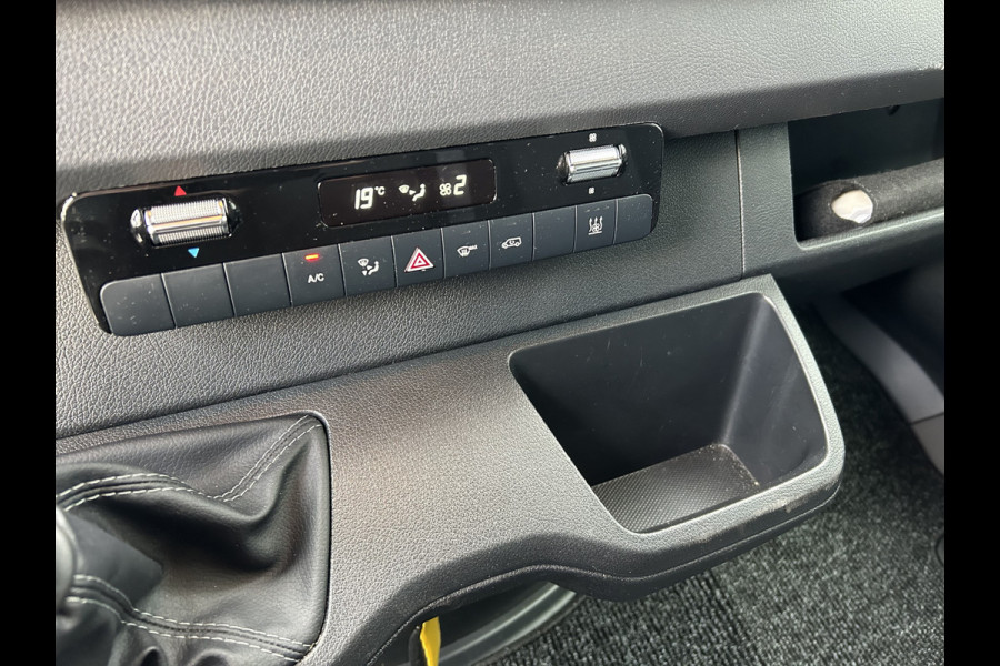 Mercedes-Benz Sprinter 317 CDI L2 H2 Trekhaak / MBUX / Navigatie / Camera / Cruise control / Airco / 270 Graden achterdeuren