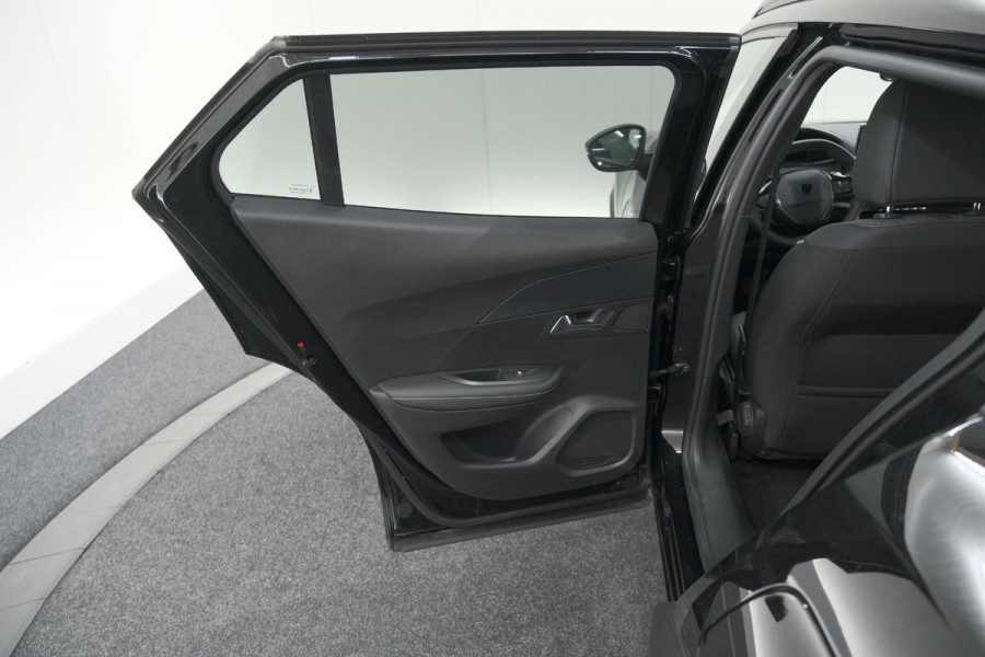 Peugeot 2008 PureTech 130 EAT8 Allure | 360 Camera | Adaptieve Cruise Control | Dodehoekdetectie | Navigatie