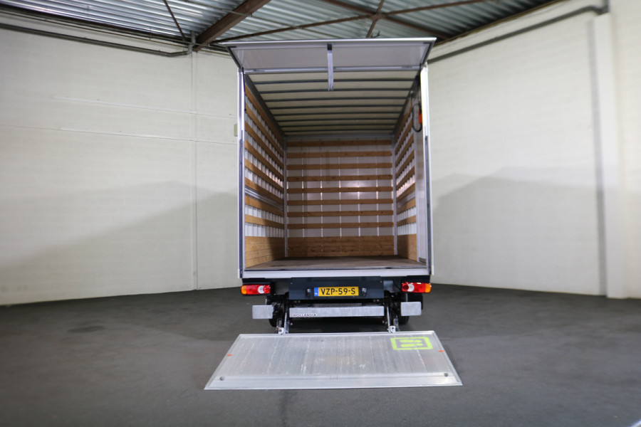 Renault Master 2.3 dCi 145pk Bakwagen met Laadklep