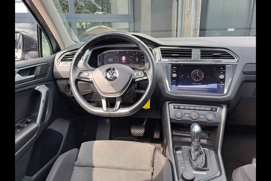 Volkswagen Tiguan 2.0 TSI 4Motion Highline Business R | ACC | LED | Pano | Stoelverwarming | Virutal | Pano | 4X4 |