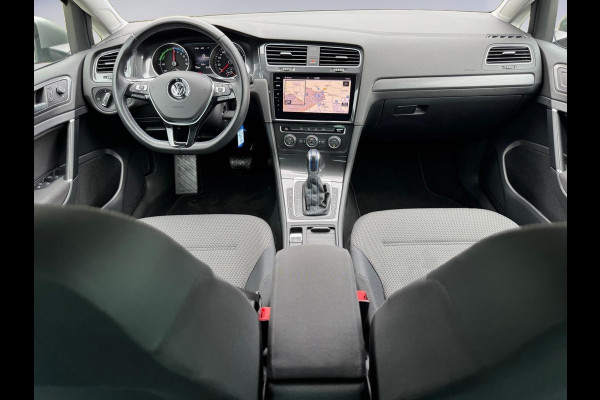 Volkswagen e-Golf E-Golf, warmtepomp, achteruitrijcamera, adaptief cruise control, NL auto met nationale auto pas