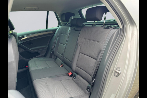 Volkswagen e-Golf E-Golf, warmtepomp, achteruitrijcamera, adaptief cruise control, NL auto met nationale auto pas