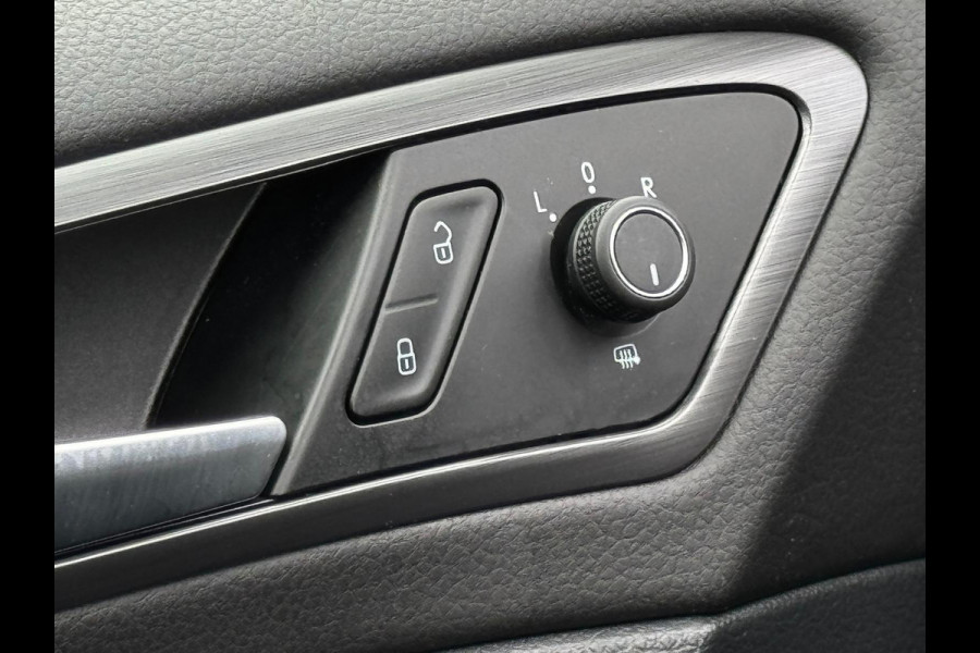 Volkswagen e-Golf E-Golf, warmtepomp, achteruitrijcamera, adaptief cruise control, NL auto met nationale auto pas
