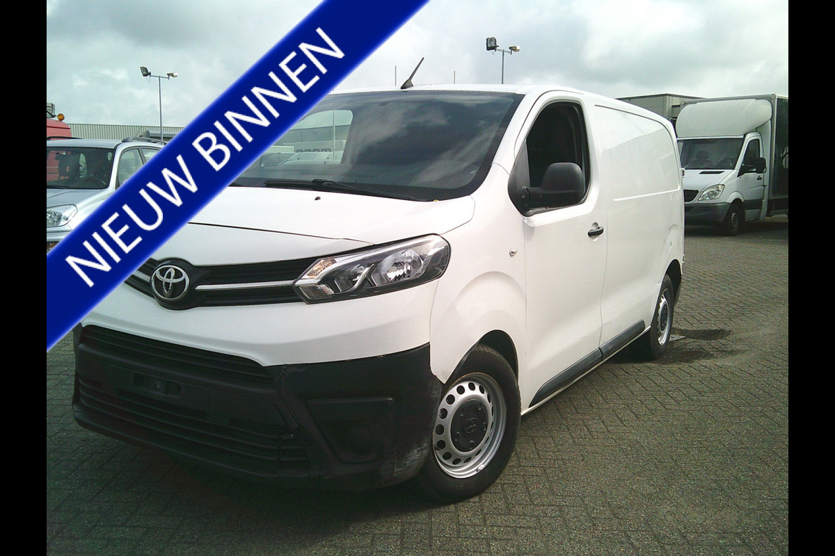 Toyota ProAce Worker 1.5 D-4D Cool Comfort German fahrzeugbrief!!!!!!!!Damages on the exterior ,rondom beschadigingen. Toyota ProAce Worker 1.5 D-4D Cool Comfort German fahrzeugbrief!!!!!!!!Damages on the exterior ,rondom beschadigingen.
