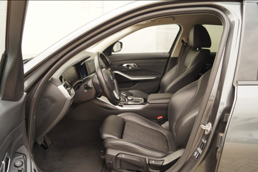 BMW 3 Serie Touring 320i Automaat 184pk Executive Edition -LEER-