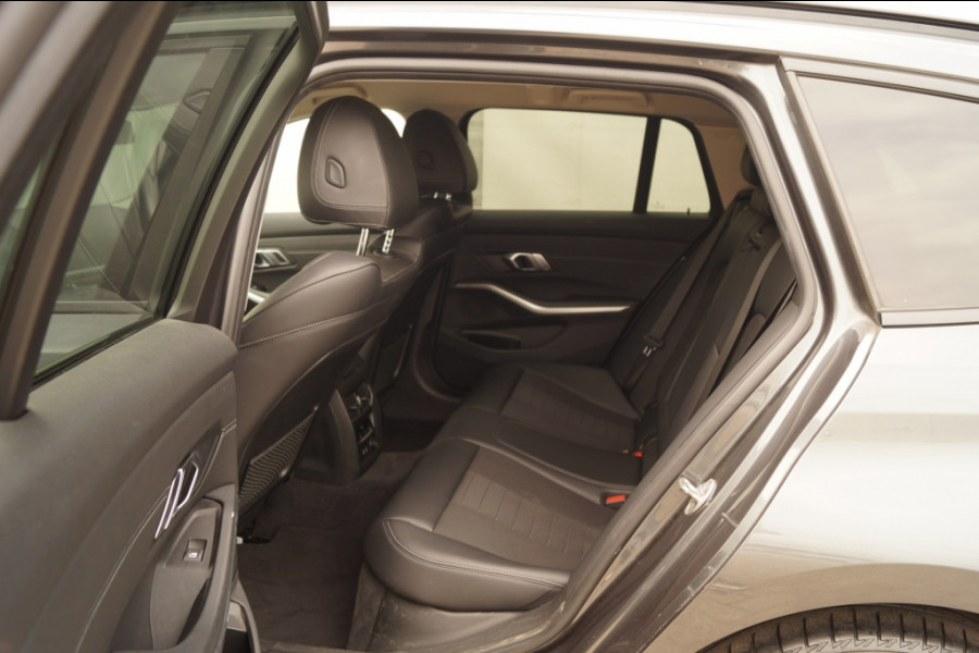 BMW 3 Serie Touring 320i Automaat 184pk Executive Edition -LEER-