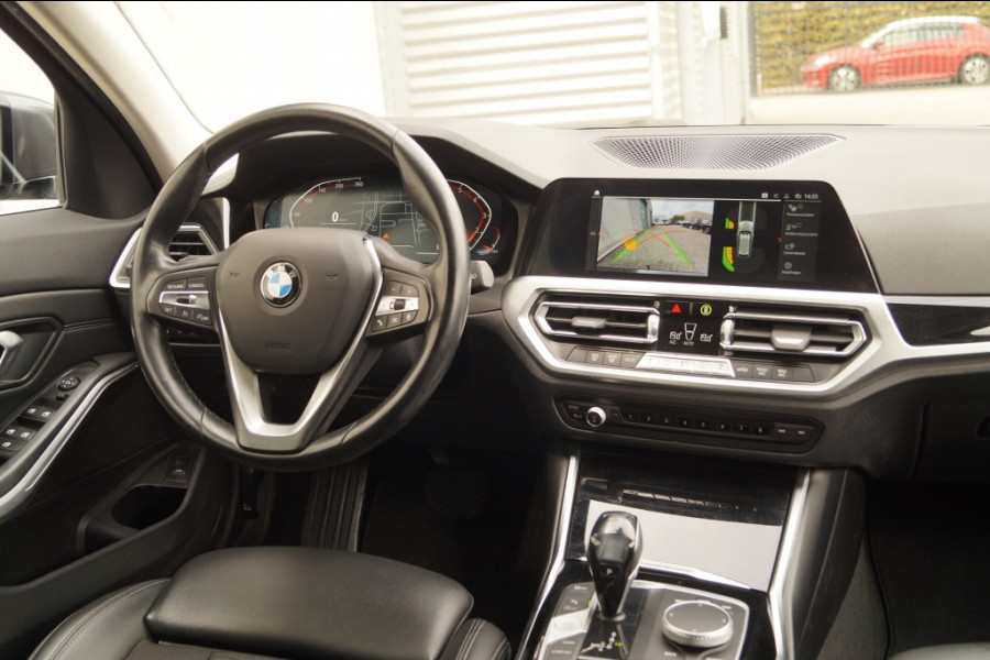 BMW 3 Serie Touring 320i Automaat 184pk Executive Edition -LEER-