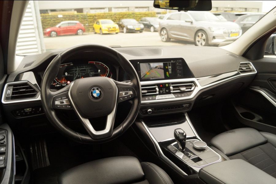 BMW 3 Serie Touring 320i Automaat 184pk Executive Edition -LEER-