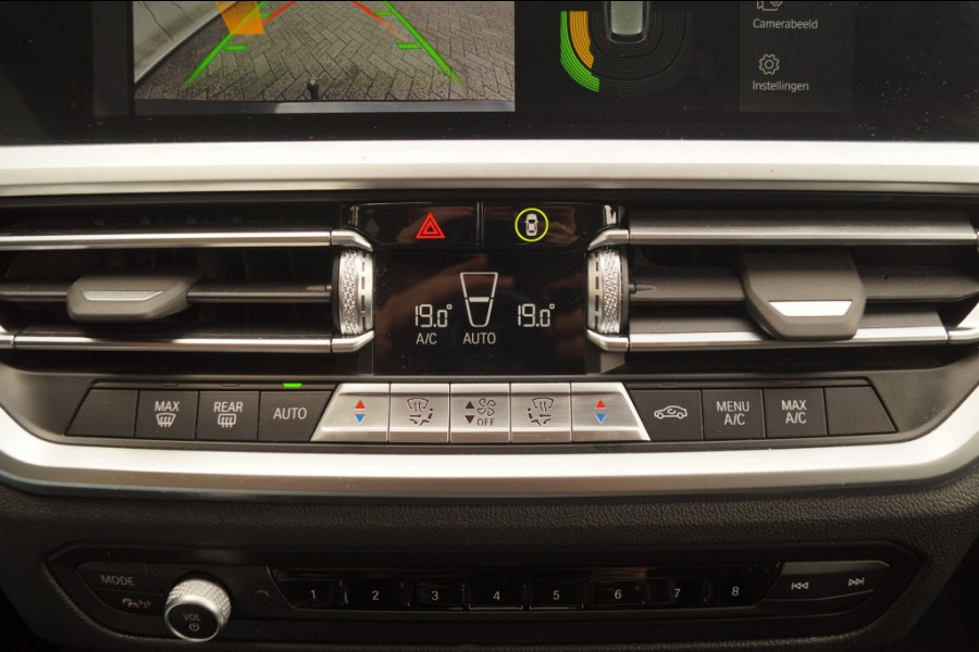 BMW 3 Serie Touring 320i Automaat 184pk Executive Edition -LEER-