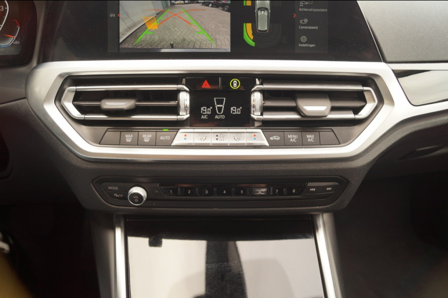 BMW 3 Serie Touring 320i Automaat 184pk Executive Edition -LEER-