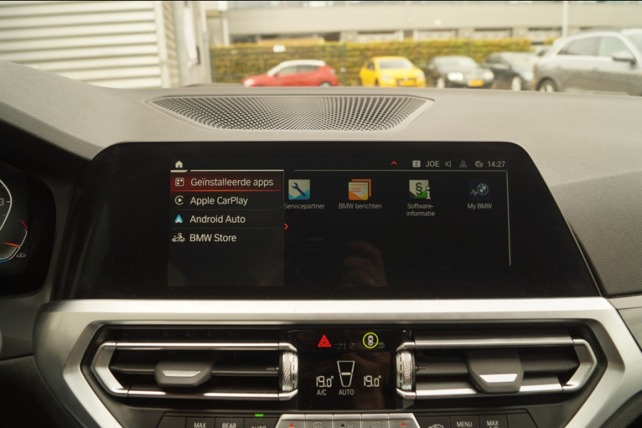 BMW 3 Serie Touring 320i Automaat 184pk Executive Edition -LEER-