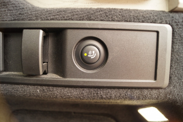 BMW 3 Serie Touring 320i Automaat 184pk Executive Edition -LEER-