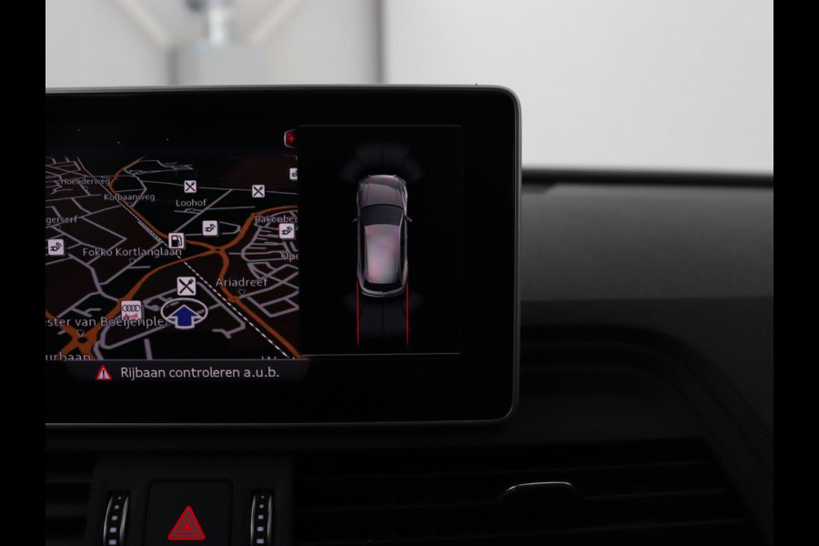Audi Q5 50 TFSIe quattro S edition | B&O 3D Sound | Stoelverwarming | Carplay | Virtual Cockpit | Sportstoelen | Navigatie Plus | Full LED | Half leder | Parkeerhulp | Keyless | 20'' lichtmetalen velgen | S Line