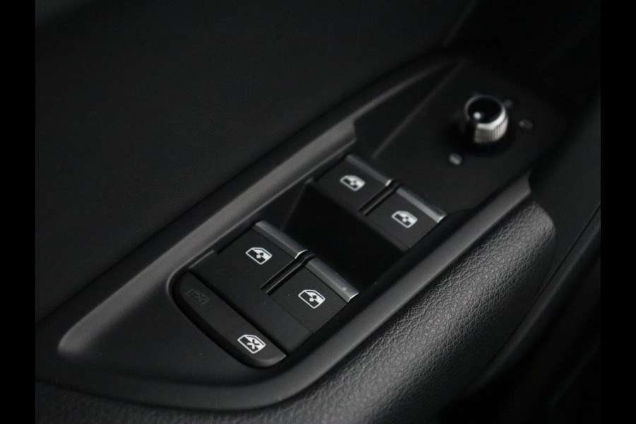 Audi Q5 50 TFSIe quattro S edition | B&O 3D Sound | Stoelverwarming | Carplay | Virtual Cockpit | Sportstoelen | Navigatie Plus | Full LED | Half leder | Parkeerhulp | Keyless | 20'' lichtmetalen velgen | S Line