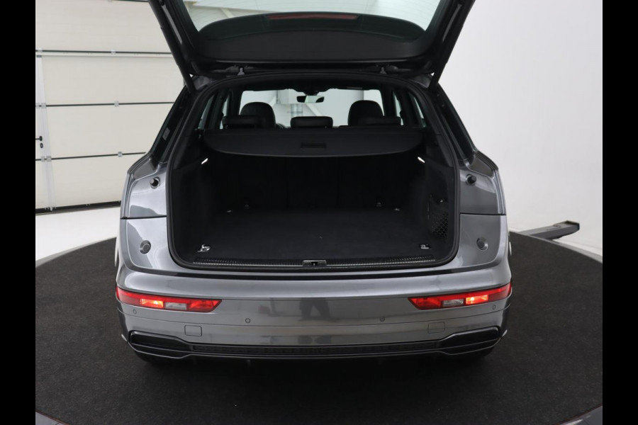 Audi Q5 50 TFSIe quattro S edition | B&O 3D Sound | Stoelverwarming | Carplay | Virtual Cockpit | Sportstoelen | Navigatie Plus | Full LED | Half leder | Parkeerhulp | Keyless | 20'' lichtmetalen velgen | S Line