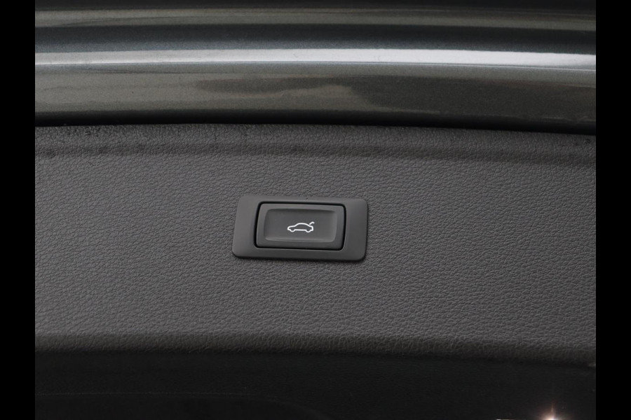Audi Q5 50 TFSIe quattro S edition | B&O 3D Sound | Stoelverwarming | Carplay | Virtual Cockpit | Sportstoelen | Navigatie Plus | Full LED | Half leder | Parkeerhulp | Keyless | 20'' lichtmetalen velgen | S Line