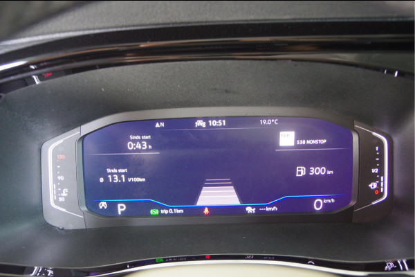 Volkswagen Transporter 2.0 TDI L2 BULLI 150PK AUT. LED, 2X SCHUIFDEUR, ADAPT. CRUISE, DIGITAL COCKPIT, STOELVERWARMING, APPLE CARPLAY