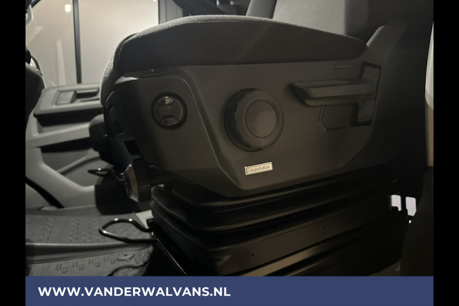 Volkswagen Crafter 2.0 TDI 177pk L3H3 L2H2 Euro6 Airco | Massagestoel | Camera | Navigatie | Apple Carplay Android Auto, Cruisecontrol, Chauffeursstoel, 3000kg trekvermogen
