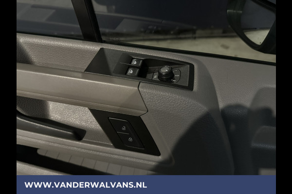 Volkswagen Crafter 2.0 TDI 177pk L3H3 L2H2 Euro6 Airco | Massagestoel | Camera | Navigatie | Apple Carplay Android Auto, Cruisecontrol, Chauffeursstoel, 3000kg trekvermogen
