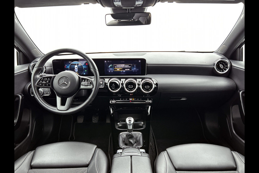 Mercedes-Benz A-Klasse 160 Business Solution | Lichtmetalen velgen | Navigatie |  Parking support | Inclusief 24 maanden MB Certified garantie voor Europa.