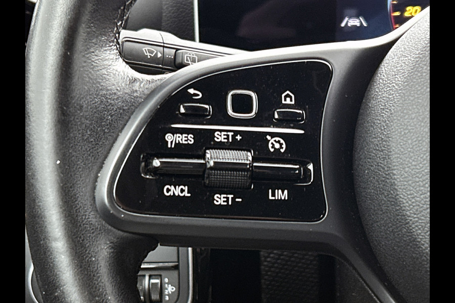 Mercedes-Benz A-Klasse 160 Business Solution | Lichtmetalen velgen | Navigatie |  Parking support | Inclusief 24 maanden MB Certified garantie voor Europa.