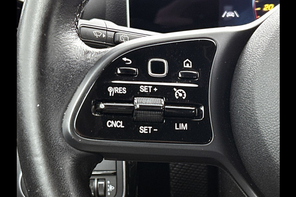 Mercedes-Benz A-Klasse 160 Business Solution | Lichtmetalen velgen | Navigatie |  Parking support | Inclusief 24 maanden MB Certified garantie voor Europa.