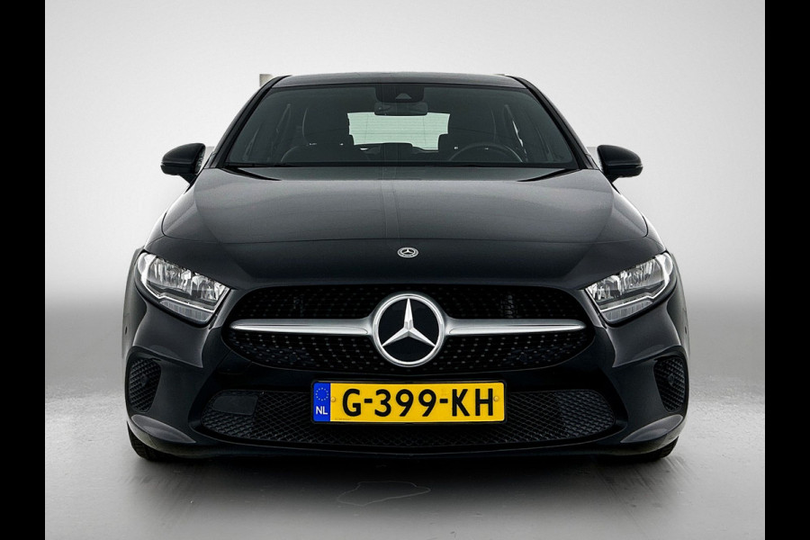 Mercedes-Benz A-Klasse 160 Business Solution | Lichtmetalen velgen | Navigatie |  Parking support | Inclusief 24 maanden MB Certified garantie voor Europa.
