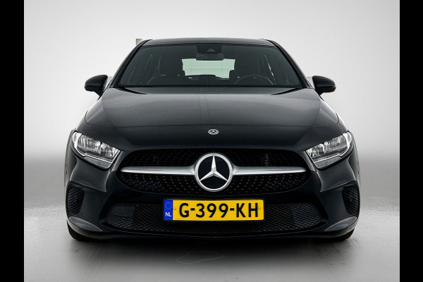 Mercedes-Benz A-Klasse 160 Business Solution | Lichtmetalen velgen | Navigatie |  Parking support | Inclusief 24 maanden MB Certified garantie voor Europa.
