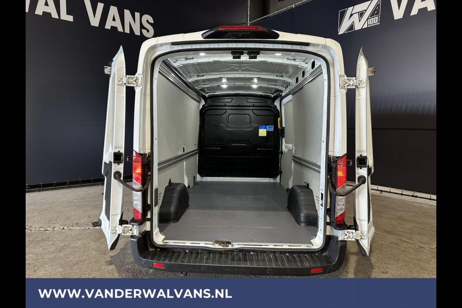 Ford Transit 2.0 TDCI 131pk L3H2 Euro6 Airco | Camera | Navigatie | Apple Carplay | LED | Cruisecontrol Parkeersensoren, Stoelverwarming, Verwarmde voorruit, Bijrijdersbank, 2500kg trekvermogen