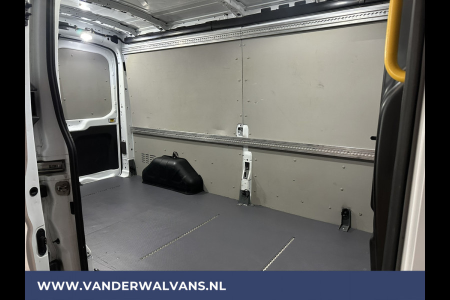 Ford Transit 2.0 TDCI 131pk L3H2 Euro6 Airco | Camera | Navigatie | Apple Carplay | LED | Cruisecontrol Parkeersensoren, Stoelverwarming, Verwarmde voorruit, Bijrijdersbank, 2500kg trekvermogen
