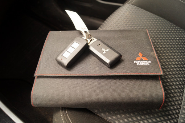 Mitsubishi Outlander 2.4 PHEV Automaat Pure -ECC-CAM-CRUISE-