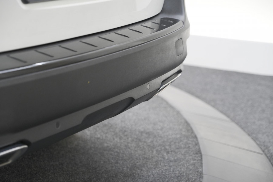 Peugeot 5008 PureTech 130 EAT8 GT Black Pack | Panoramadak | 360 Camera | FOCAL® | Adaptieve Cruise Control