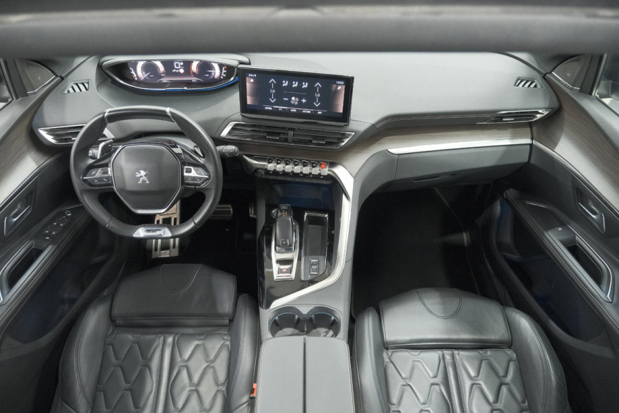 Peugeot 5008 PureTech 130 EAT8 GT Black Pack | Panoramadak | 360 Camera | FOCAL® | Adaptieve Cruise Control