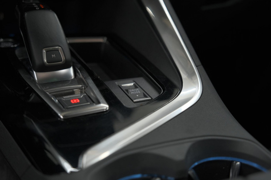 Peugeot 5008 PureTech 130 EAT8 GT Black Pack | Panoramadak | 360 Camera | FOCAL® | Adaptieve Cruise Control