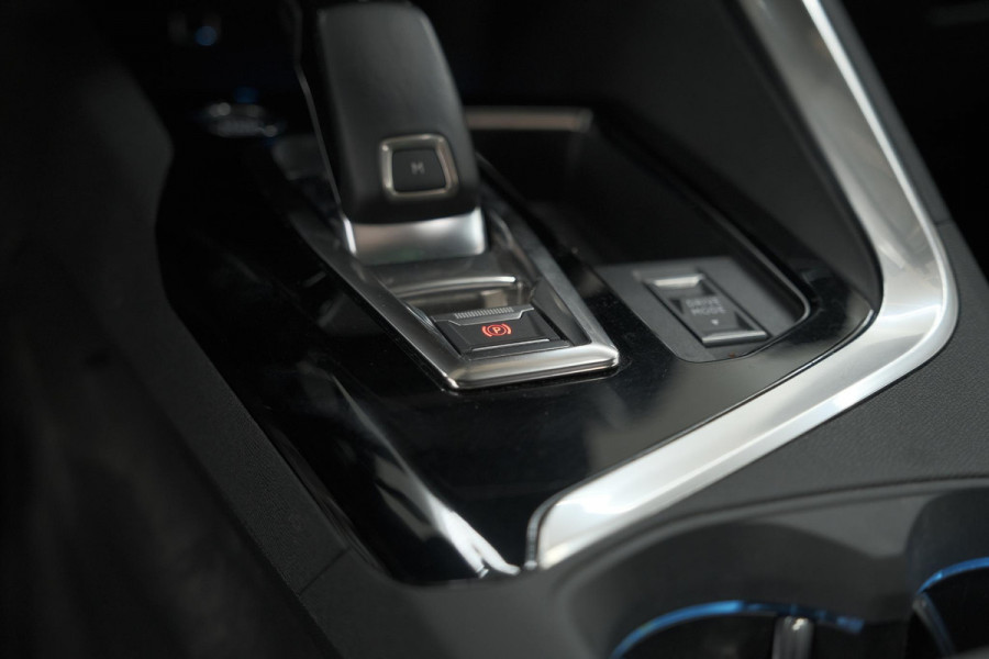 Peugeot 5008 PureTech 130 EAT8 GT Black Pack | Panoramadak | 360 Camera | FOCAL® | Adaptieve Cruise Control