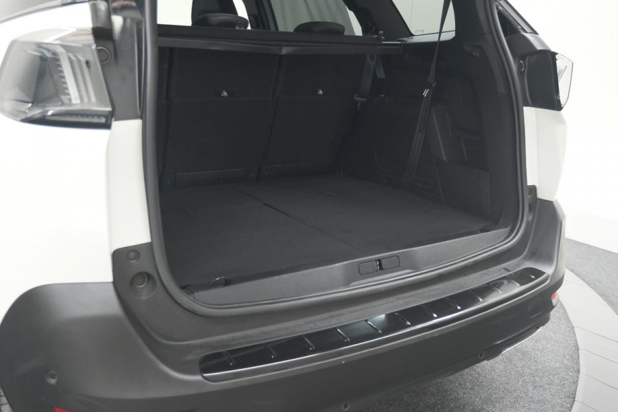 Peugeot 5008 PureTech 130 EAT8 GT Black Pack | Panoramadak | 360 Camera | FOCAL® | Adaptieve Cruise Control
