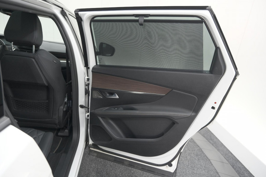 Peugeot 5008 PureTech 130 EAT8 GT Black Pack | Panoramadak | 360 Camera | FOCAL® | Adaptieve Cruise Control