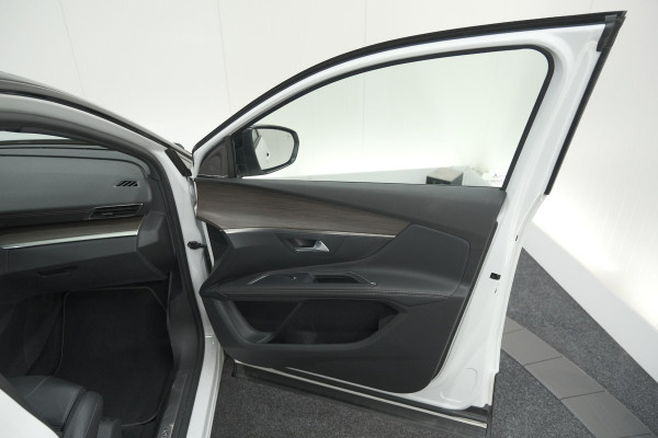 Peugeot 5008 PureTech 130 EAT8 GT Black Pack | Panoramadak | 360 Camera | FOCAL® | Adaptieve Cruise Control