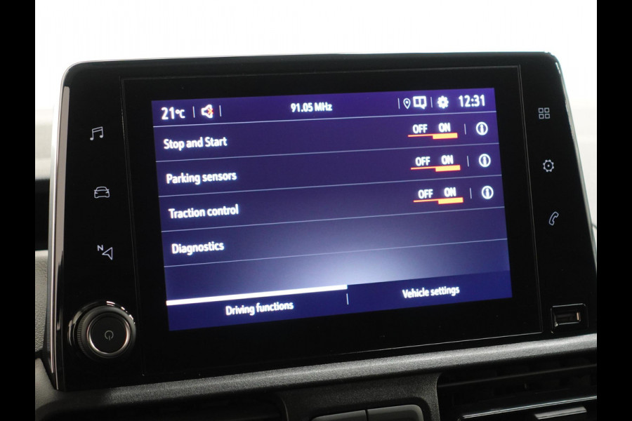 Opel Combo 1.5D L1H1 Edition Airco Navi PDC Achter App-connect DAB+ Trekhaak