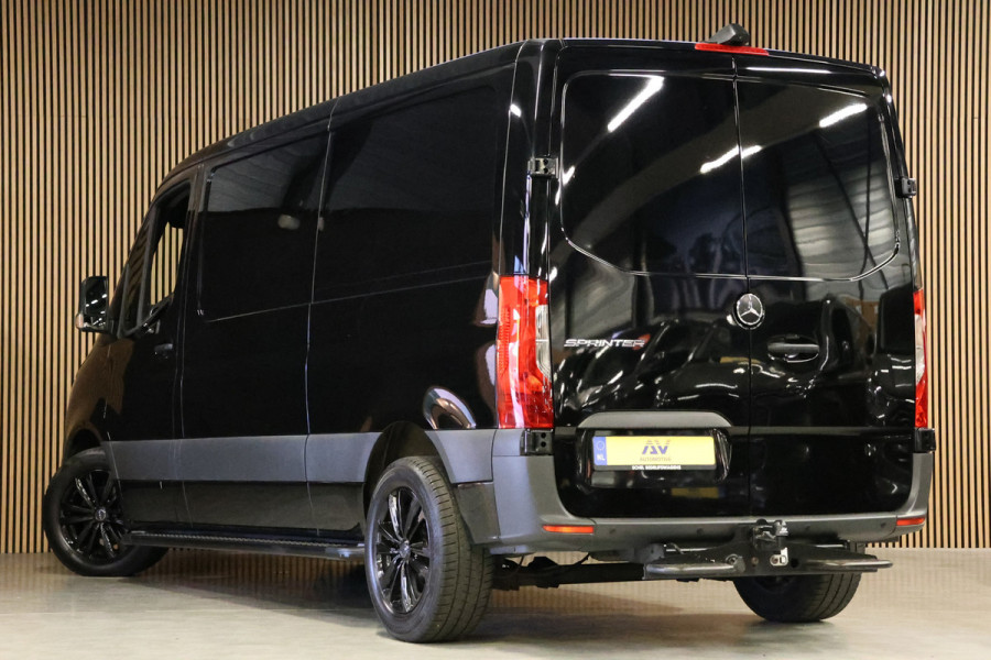 Mercedes-Benz Sprinter 2.2 CDI L2H1 | MBUX | Camera | CarPlay | Lederen bekleding | Stoelverwarming | Navigatie | Trekhaak | Betimmering | Treeplanken | 18'' Sportvelgen | Nieuwe APK