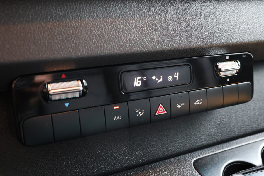 Mercedes-Benz Sprinter 2.2 CDI L2H1 | MBUX | Camera | CarPlay | Lederen bekleding | Stoelverwarming | Navigatie | Trekhaak | Betimmering | Treeplanken | 18'' Sportvelgen | Nieuwe APK