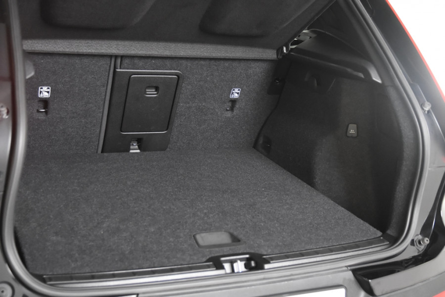 Volvo XC40 1.5 T3 Momentum Pro *1ste Eigenaar*R-Design*Navigatie*