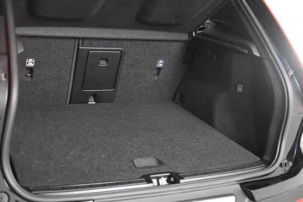 Volvo XC40 1.5 T3 Momentum Pro *1ste Eigenaar*R-Design*Navigatie*