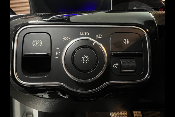 Mercedes-Benz A-Klasse AMG 35 4MATIC Night | FULL Option | Aero Pack | Performance Seats | Pano | Burmester | 360 Camera | Ambient