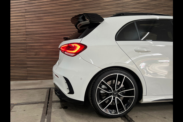 Mercedes-Benz A-Klasse AMG 35 4MATIC Night | FULL Option | Aero Pack | Performance Seats | Pano | Burmester | 360 Camera | Ambient