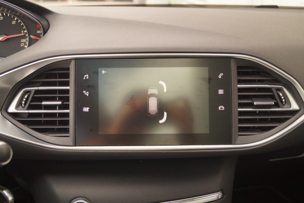 Peugeot 308 SW 1.5 BlueHDi 130pk Executive -PANO-NAVI-ECC-PDC-