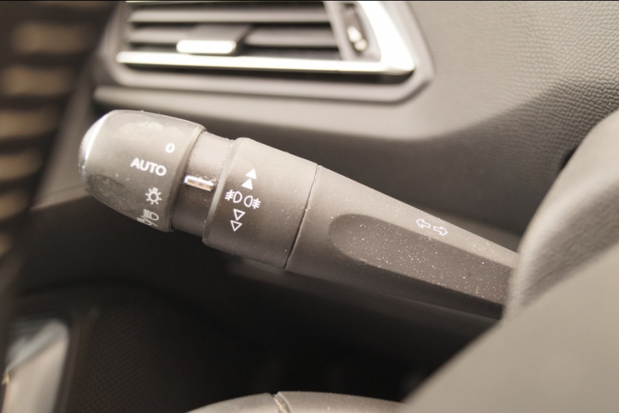 Peugeot 308 SW 1.5 BlueHDi 130pk Executive -PANO-NAVI-ECC-PDC-