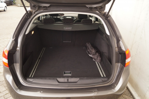 Peugeot 308 SW 1.5 BlueHDi 130pk Executive -PANO-NAVI-ECC-PDC-