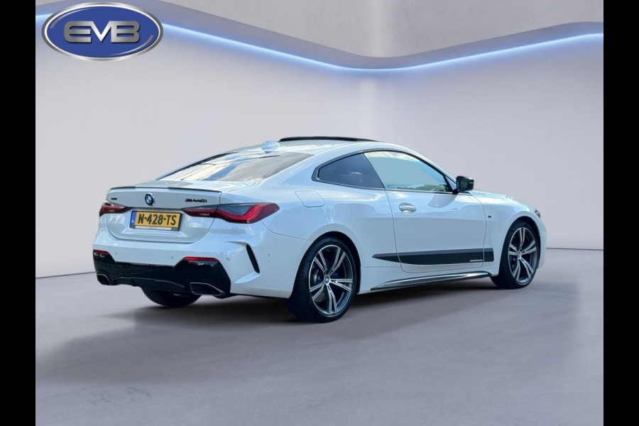 BMW 4 Serie Coupé M440i xDrive 374 pk High Executive, schuifdak, 1e eigenaar, NL auto met nationale auto pas